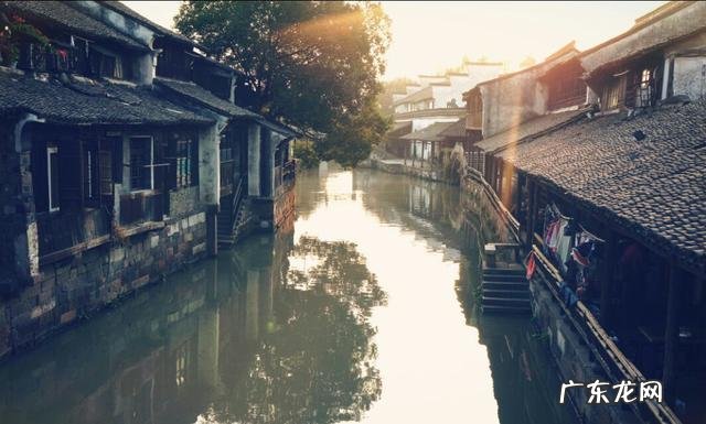 人们所说的江南小镇是中国的哪些城市？有何依据？