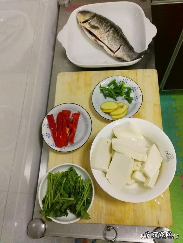 鲫鱼白萝卜鸡蛋汤 鲫鱼白萝卜汤是加冷水还是加热开水?