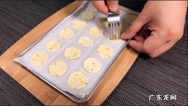 怎样自做烤箱饼干又酥又脆？