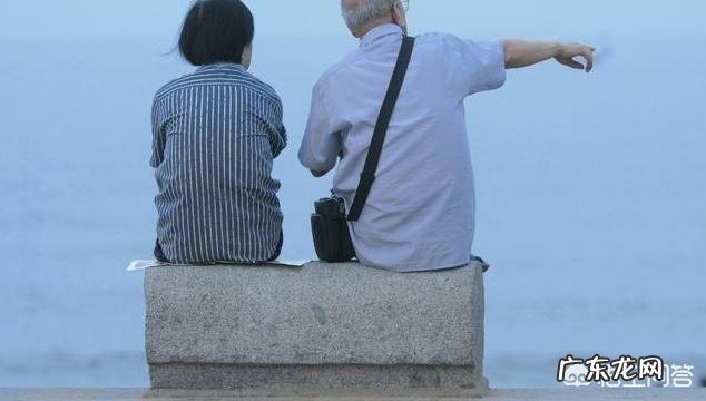 三伏天,用姜盐水泡脚,坚持一周后,身体会出现哪些奇妙变化?