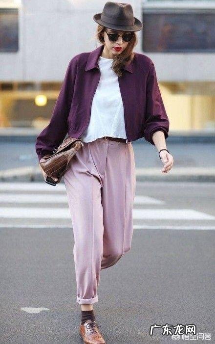 棕色的鞋搭什么颜色的袜子好看?