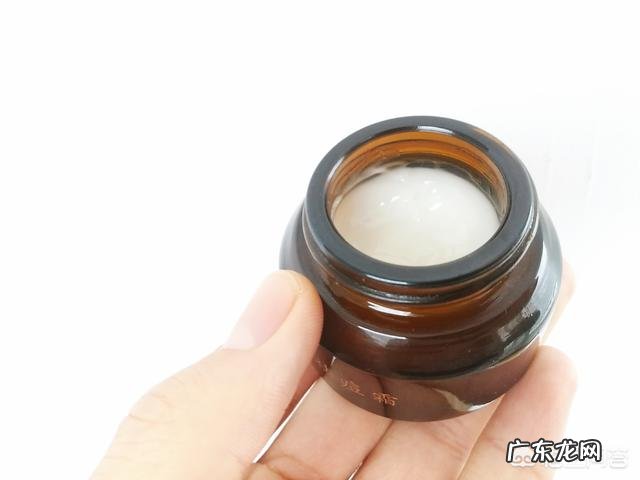 青春期女生脸上出了好多粉刺、痘痘该怎么办?