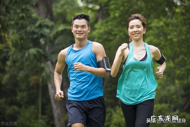 减肚子上的肉是跑步好,还是做仰卧起坐好?