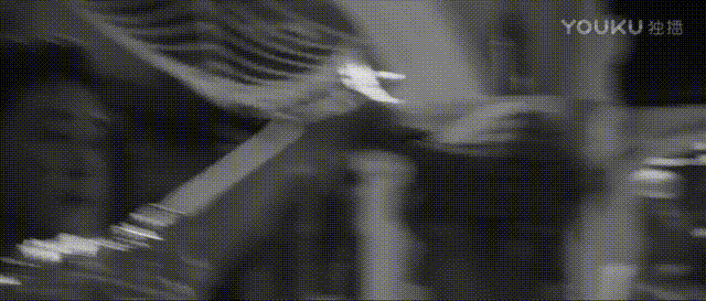 为何《白夜追凶》里的老虎炖熟后在盘子里是个圈状