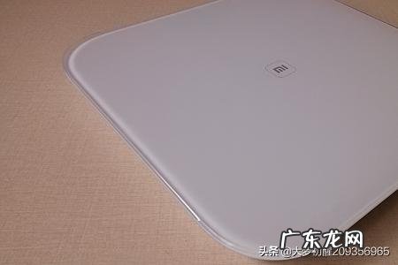 CR2032电池如何安装在体重秤上？