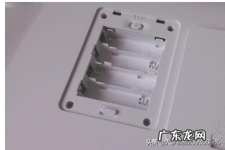 CR2032电池如何安装在体重秤上?