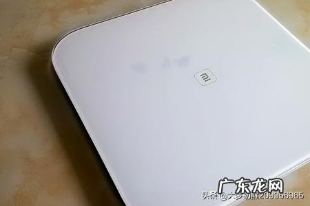 CR2032电池如何安装在体重秤上？