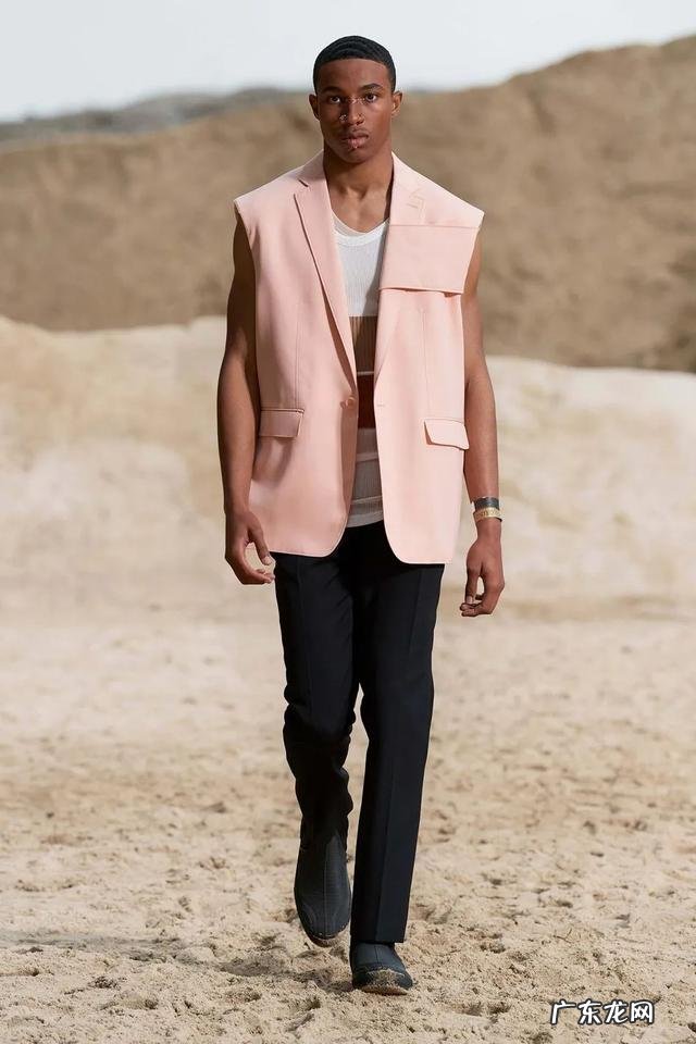 男生最简单的穿搭 男生穿搭时髦技巧