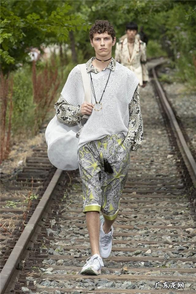 男生最简单的穿搭 男生穿搭时髦技巧