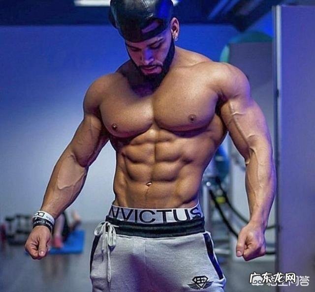 男的不去健身房,在家锻炼,主要是收腹,最好的锻炼方法是哪些?