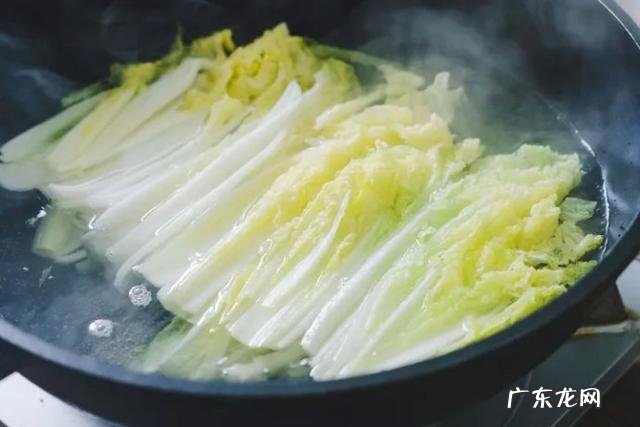 水煮白菜好吃吗?怎么做?