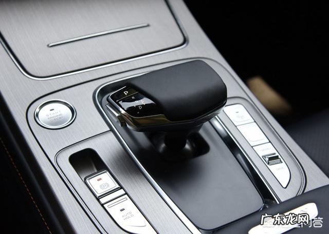 预算10万,看中了欧尚X7的大空间,想知道油耗怎么样? 欧尚x7是顶配的吗