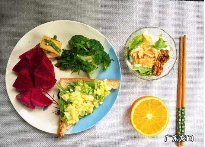 为什么我吃减脂餐第三天就开始不掉秤了每天也有运动一个小时左右