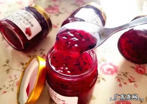 火龙果和苹果打汁功效 火龙果有哪些功效?食用时有哪些需要注意的问题?