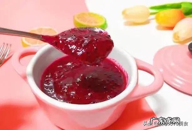 火龙果和苹果打汁功效 火龙果有哪些功效?食用时有哪些需要注意的问题?