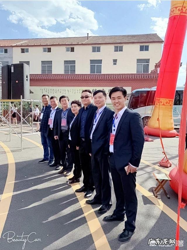 男人臀部两侧的肌肉该怎么锻炼？