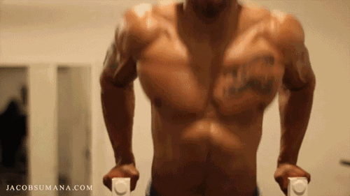 男人臀部两侧的肌肉该怎么锻炼？