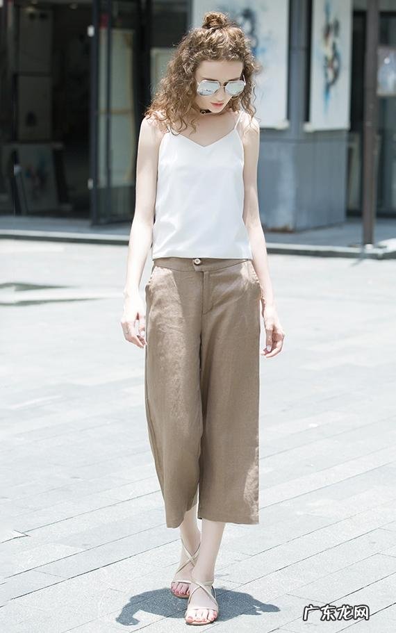 适合小个子穿的夏季裤子 在夏季,有哪些款式的裤子穿起来凉快,提气质又时尚好看?