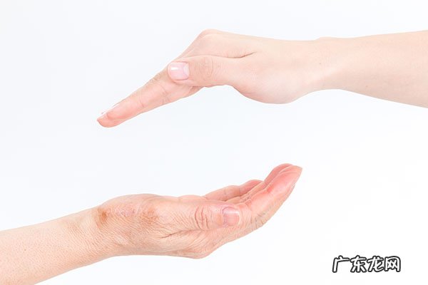 指甲竖纹多是癌症 指甲有竖纹是什么原因