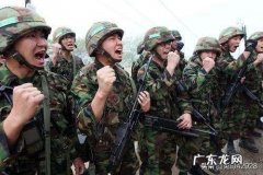 为什么韩国军人吃饭不能低头 韩国军人为什么要叫团结？