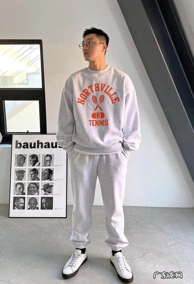 连帽卫衣穿搭春天 春季怎样搭配连帽卫衣