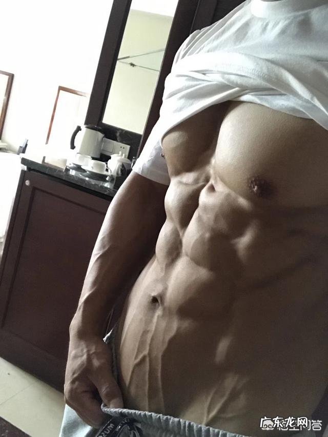 懒人如何能练出人鱼线和马甲线?