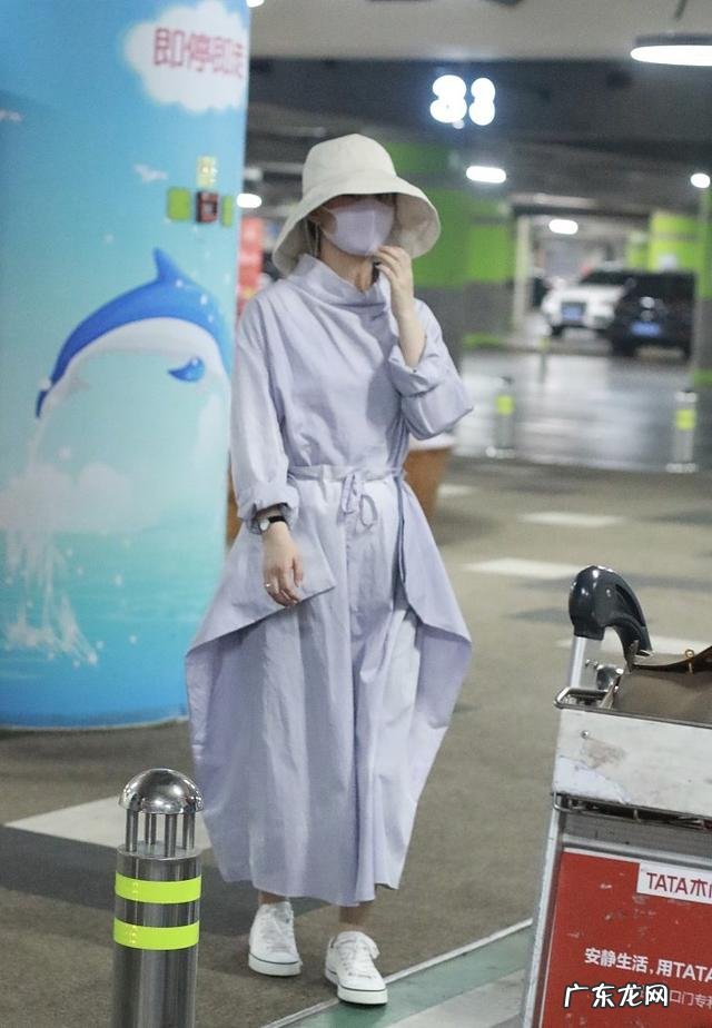 赵丽颖产后四个月了还没复出，现状怎么样？