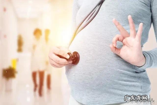 怀孕30天了，有时候感觉像来例假，这样正常吗？