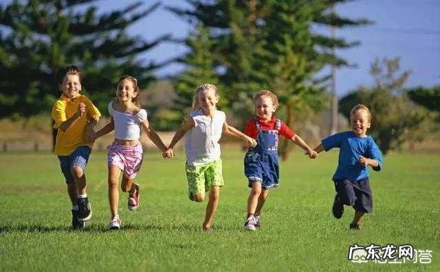 你们家四周岁五个月的女孩身高是多少我们家的一米一五,正常吗