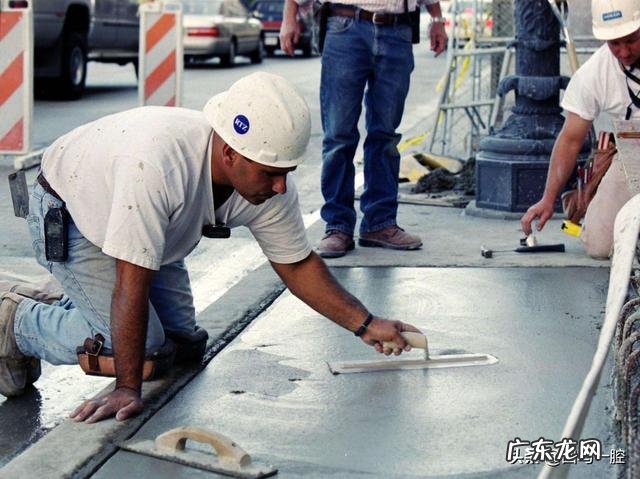 部分美国人没有储蓄,在疫情隔离期间,是靠什么生活的