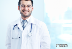 左肩膀疼痛可能是癌8种，左肩膀痛是什么原因