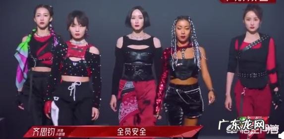 黄晓明平衡与李菲儿和Angelababy的关系效果如何？