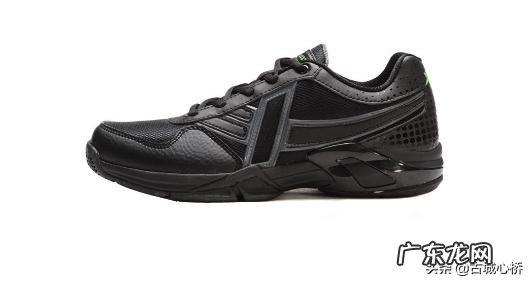 帮忙推荐羽毛球鞋,露天,水泥地面,体重180斤?