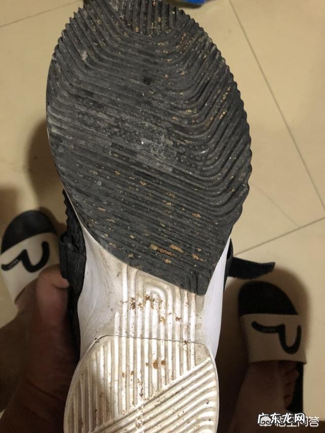 帮忙推荐羽毛球鞋,露天,水泥地面,体重180斤?