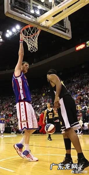 如果出现一个强壮的3米巨人，去打NBA会怎样呢