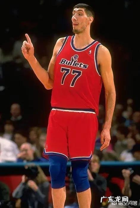 如果出现一个强壮的3米巨人，去打NBA会怎样呢