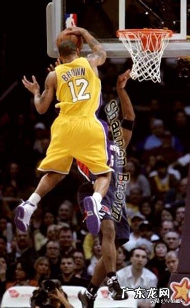 如果出现一个强壮的3米巨人，去打NBA会怎样呢