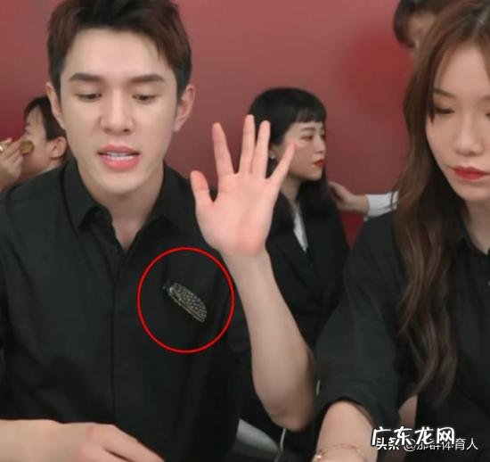 张庭直播间哭诉不容易,拥有40亿存货的她,到底多有钱?