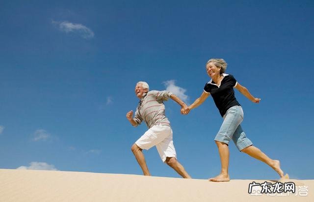 运动减肥一周,跑步机上每天4公里,体重没掉反而涨了2斤?