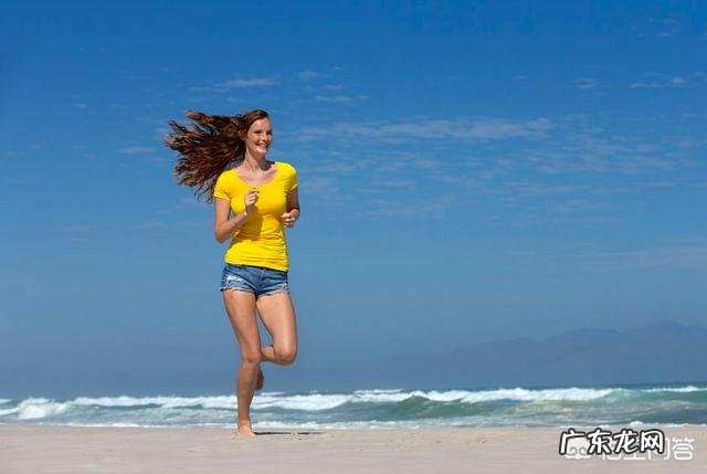 运动减肥一周,跑步机上每天4公里,体重没掉反而涨了2斤?