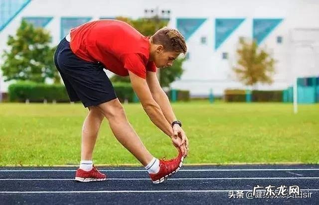 深蹲和蹲墙功的锻炼效果有什么不同?