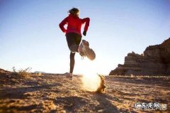 走路还是跑步对身体锻炼比较好 现在的人都越来越注重身体锻炼。到底是跑步好还是走路好？