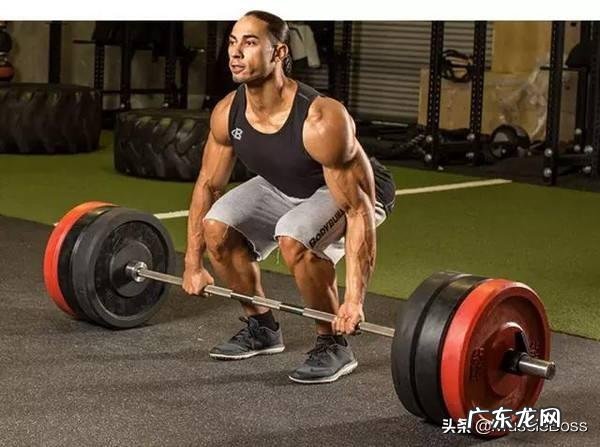 男生173cm，68kg，减脂和增肌哪个优先？