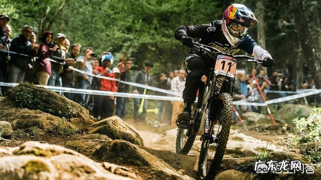 膝盖不好的人在减肥时,椭圆机与动感单车相比,哪个更适合?