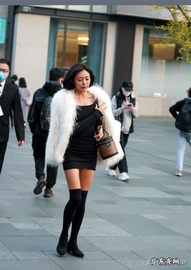 黑色高简袜子搭配什么样的鞋子？