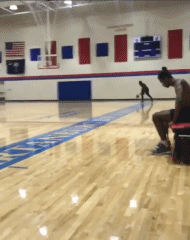 在NBA靠身体打球的,你想到了谁