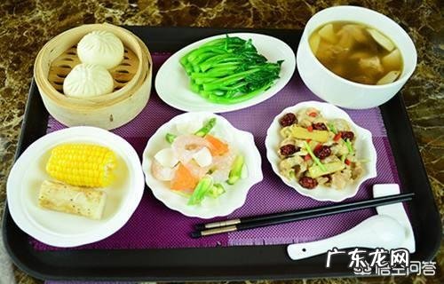 坐月子diyi周吃什么比较好?