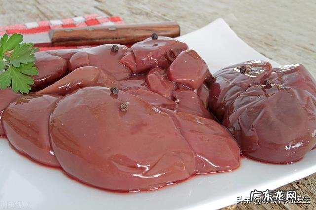 尿酸500多不发作不疼 尿酸500，但是不发作也不痛，需要医zhi吗？