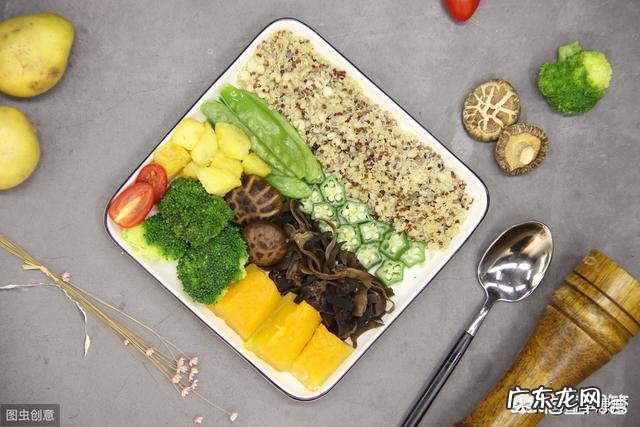 减肥期间早上吃两个鸡蛋白后还可不可以喝牛奶?