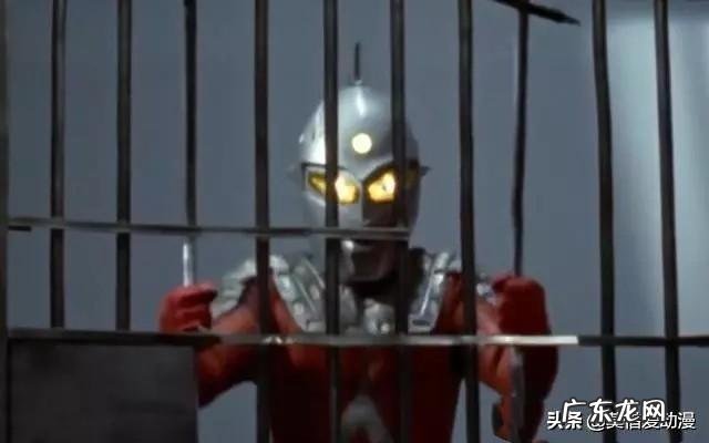 奈克瑟斯奥特曼打怪兽为什么人间体会受伤